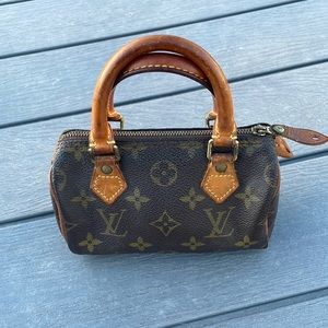 Louis Vuitton nano speedy